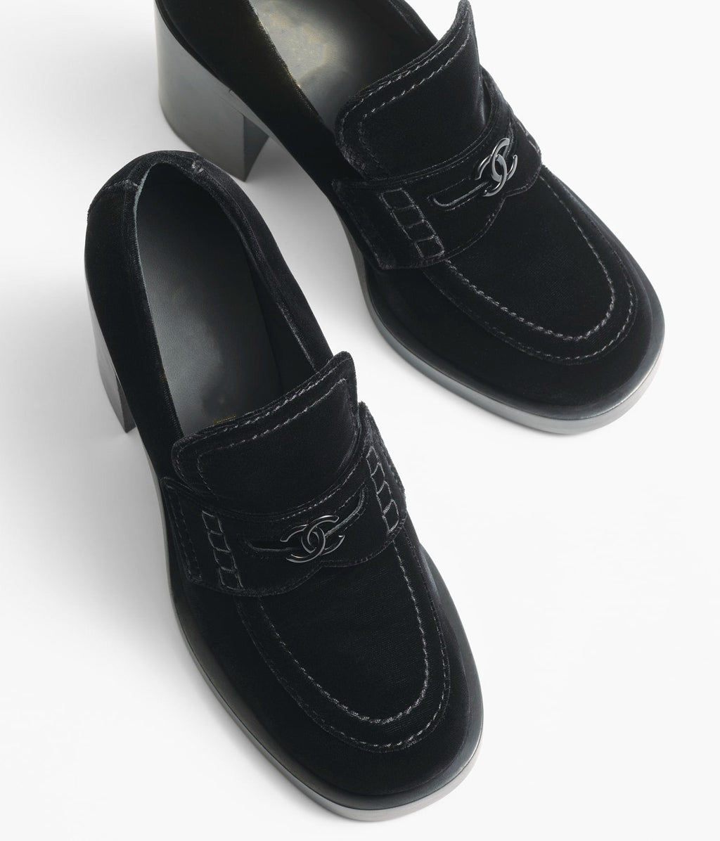 CHANEL MOASINS BLACK VELVET