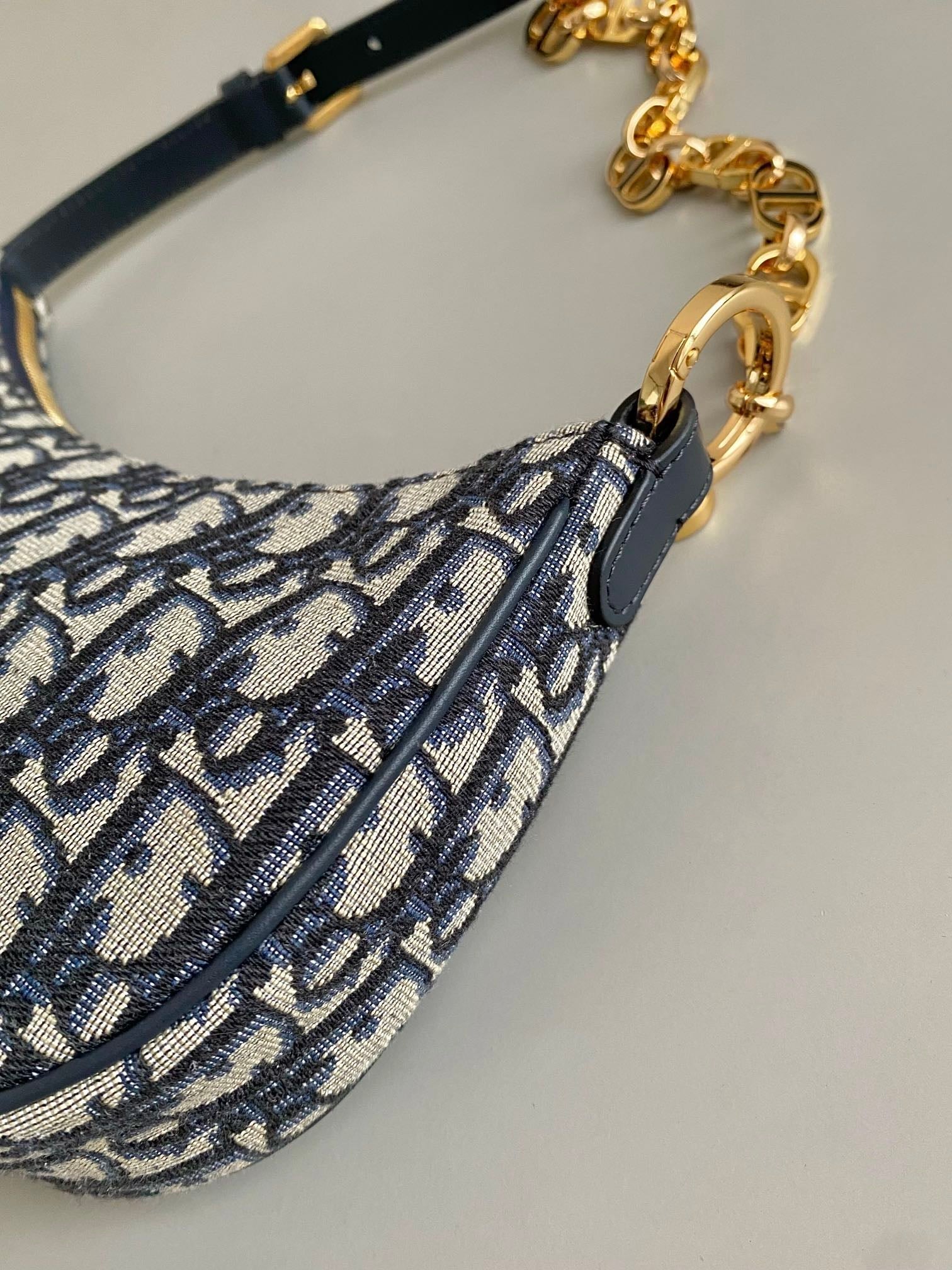 DIOR CD LOUNGE 26CM BLUE OBLIQUE EMBROIDERY