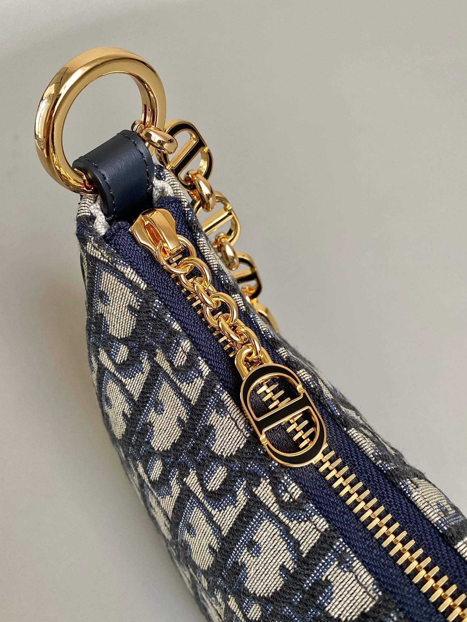 DIOR CD LOUNGE 26CM BLUE OBLIQUE EMBROIDERY