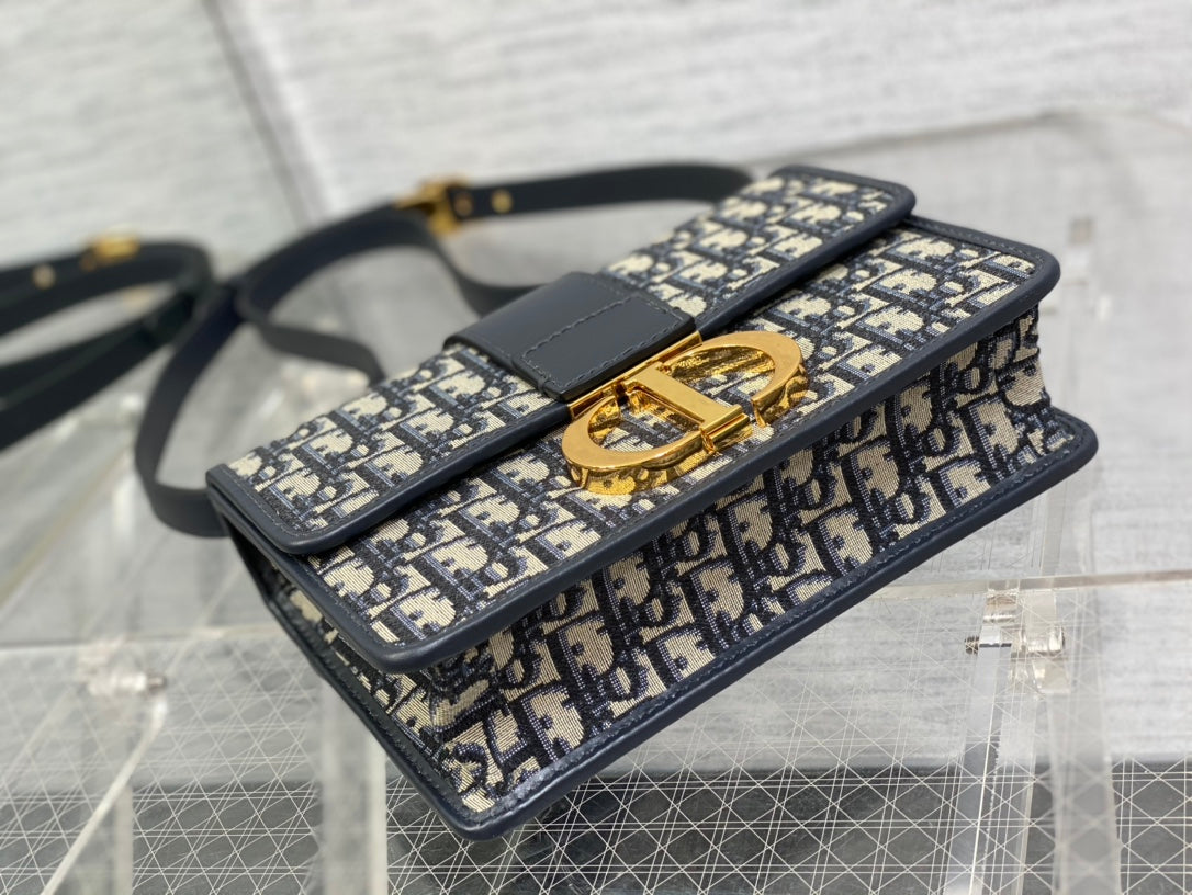 DIOR 30 MONTAIGNE 24CM BLUE OBLIQUE EMBROIDERY