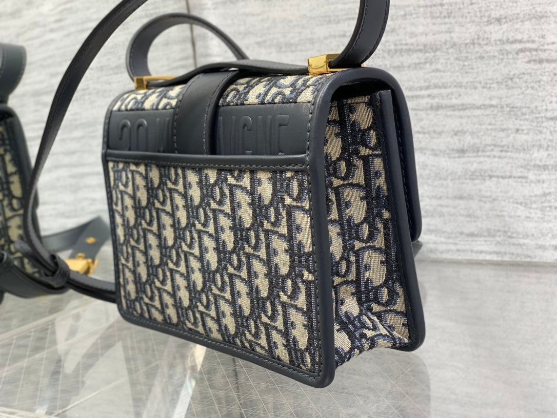 DIOR 30 MONTAIGNE 21CM BLUE OBLIQUE EMBROIDERY