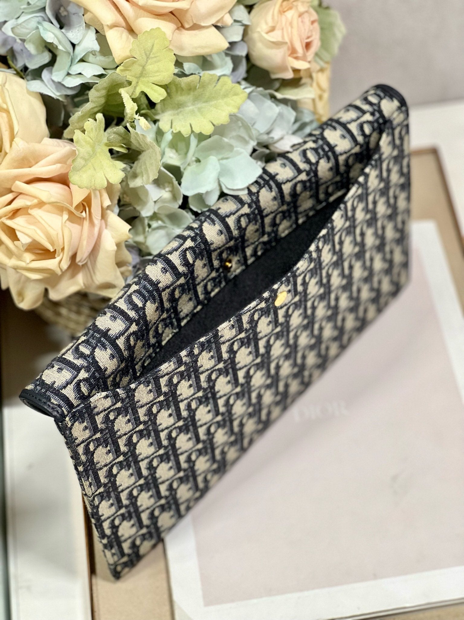 DIOR 30 MONTAIGNE 30CM BLUE OBLIQUE EMBROIDERY