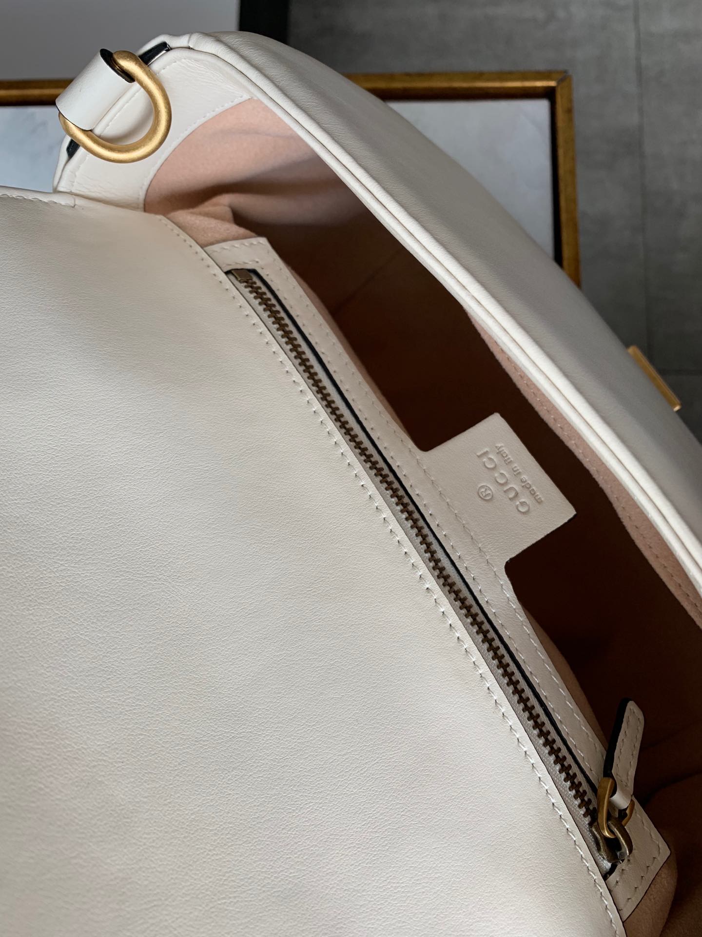 GUCCI Marmont 26.5cm White Calfskin Gold Hardware