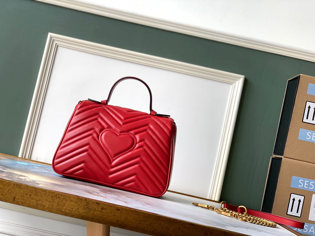 GUCCI Marmont 26.5cm Red Calfskin Gold Hardware