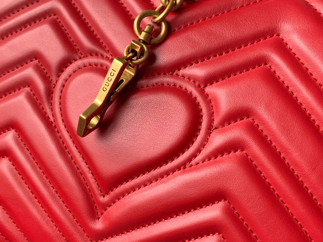 GUCCI Marmont 26.5cm Red Calfskin Gold Hardware