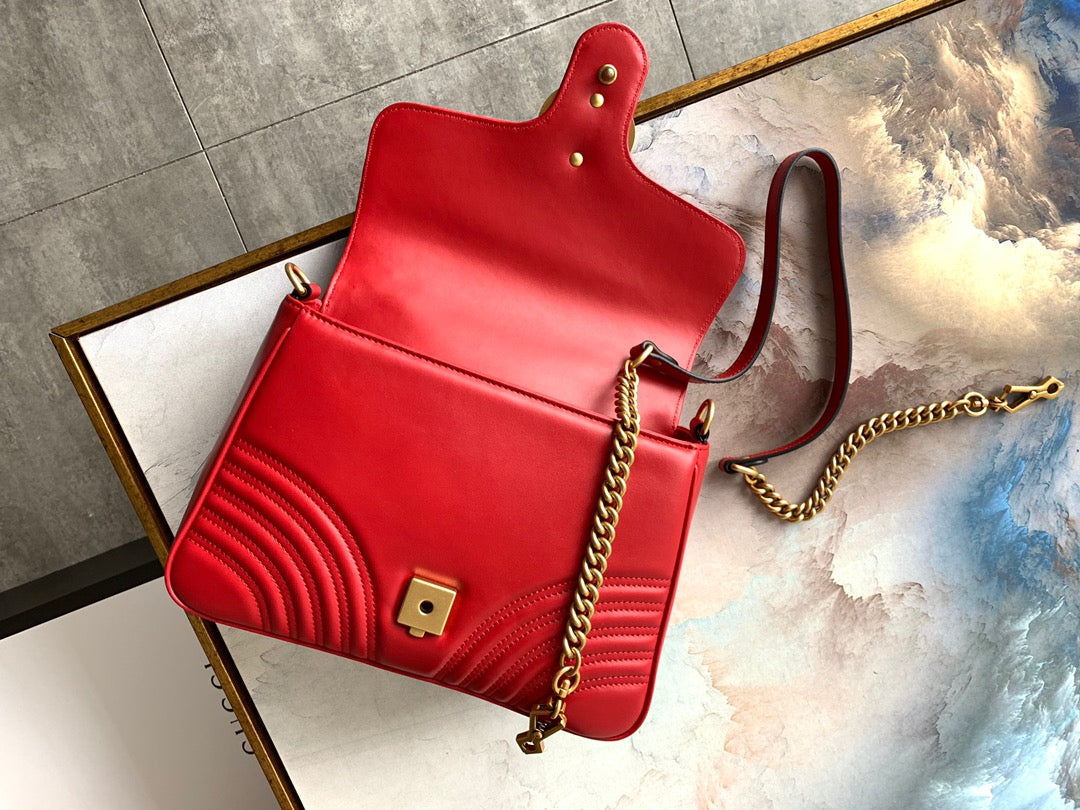 GUCCI Marmont 26.5cm Red Calfskin Gold Hardware