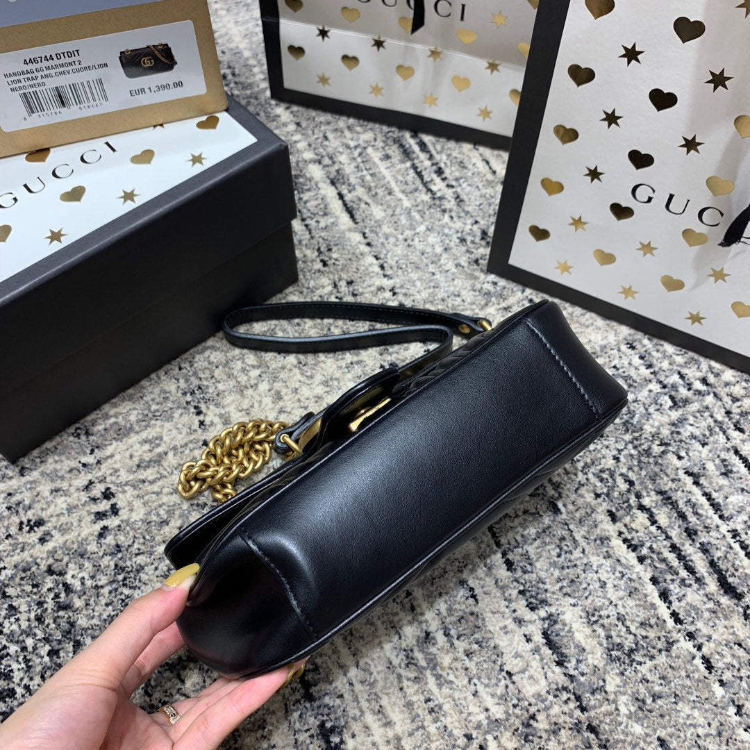 GUCCI Marmont 22cm Black Calfskin Gold Hardware