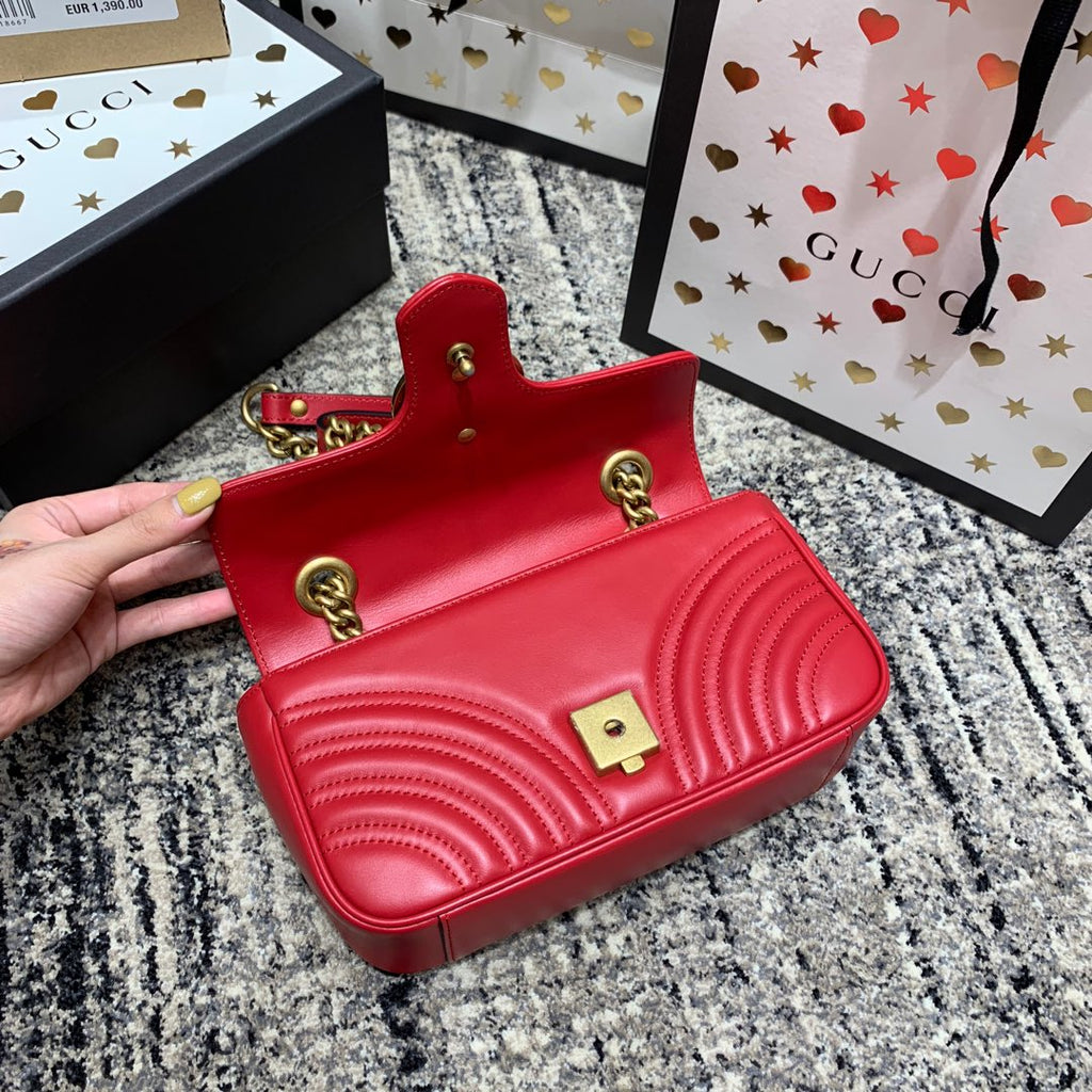 GUCCI Marmont 22cm Red Calfskin Gold Hardware