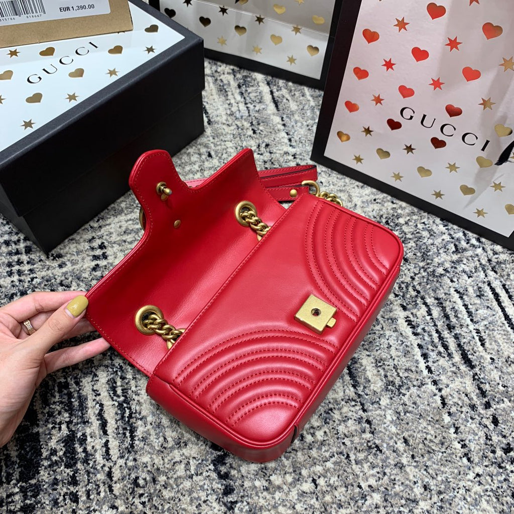 GUCCI Marmont 22cm Red Calfskin Gold Hardware