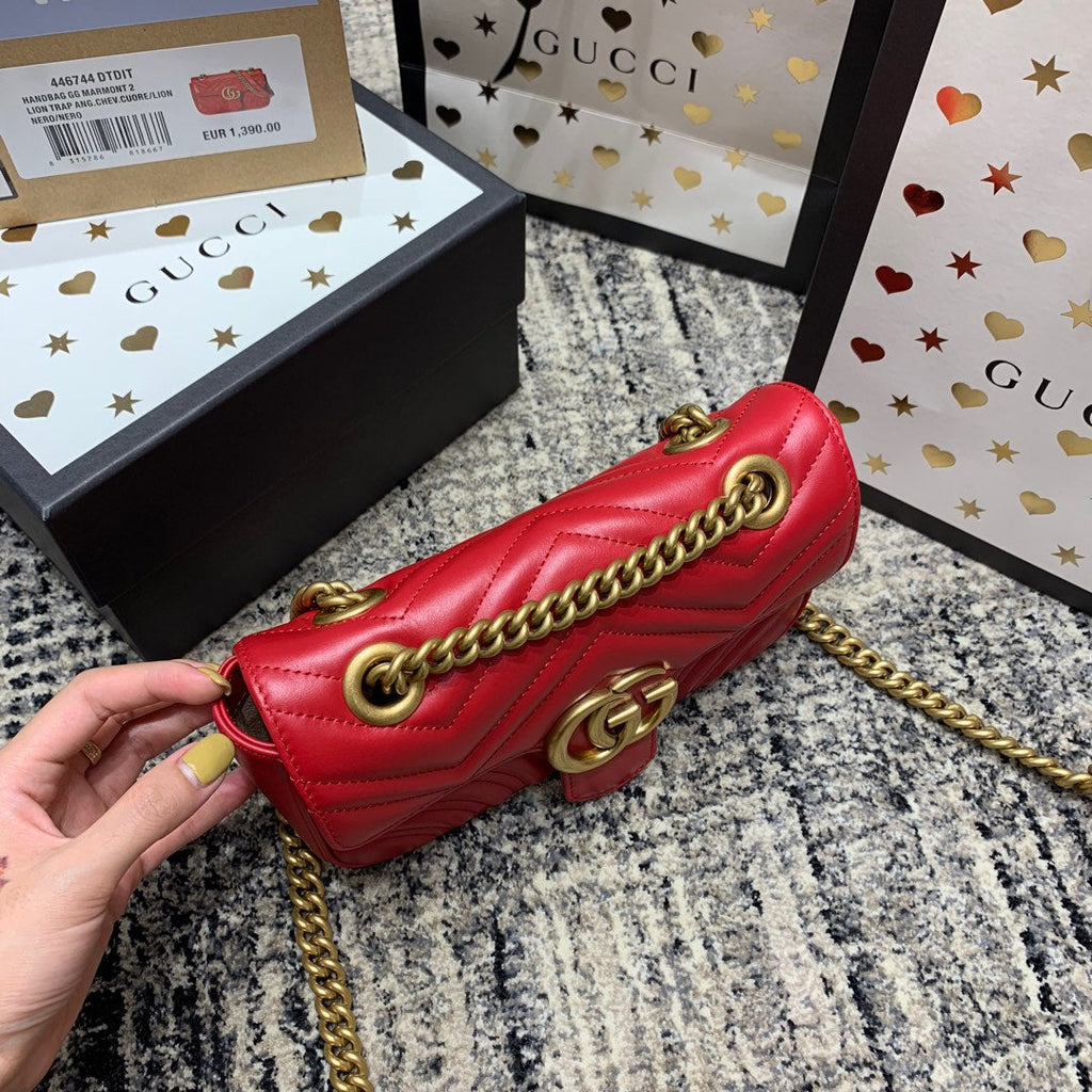 GUCCI Marmont 22cm Red Calfskin Gold Hardware