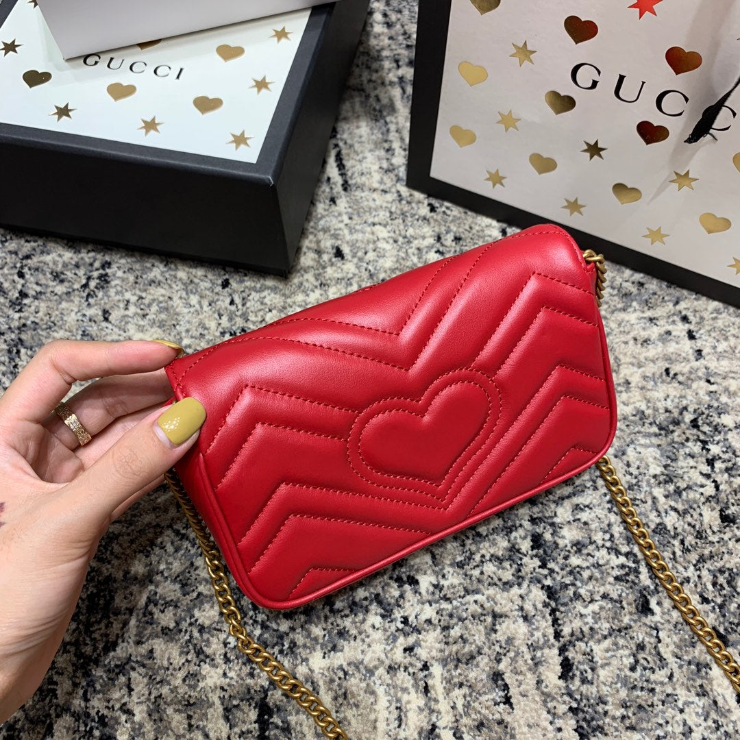 GUCCI Marmont Mini 16.5cm Red Calfskin Gold Hardware