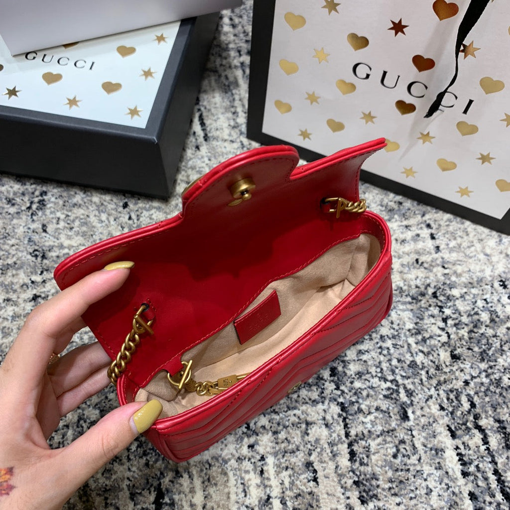 GUCCI Marmont Mini 16.5cm Red Calfskin Gold Hardware