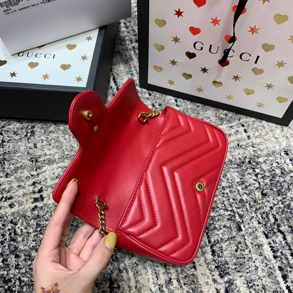 GUCCI Marmont Mini 16.5cm Red Calfskin Gold Hardware