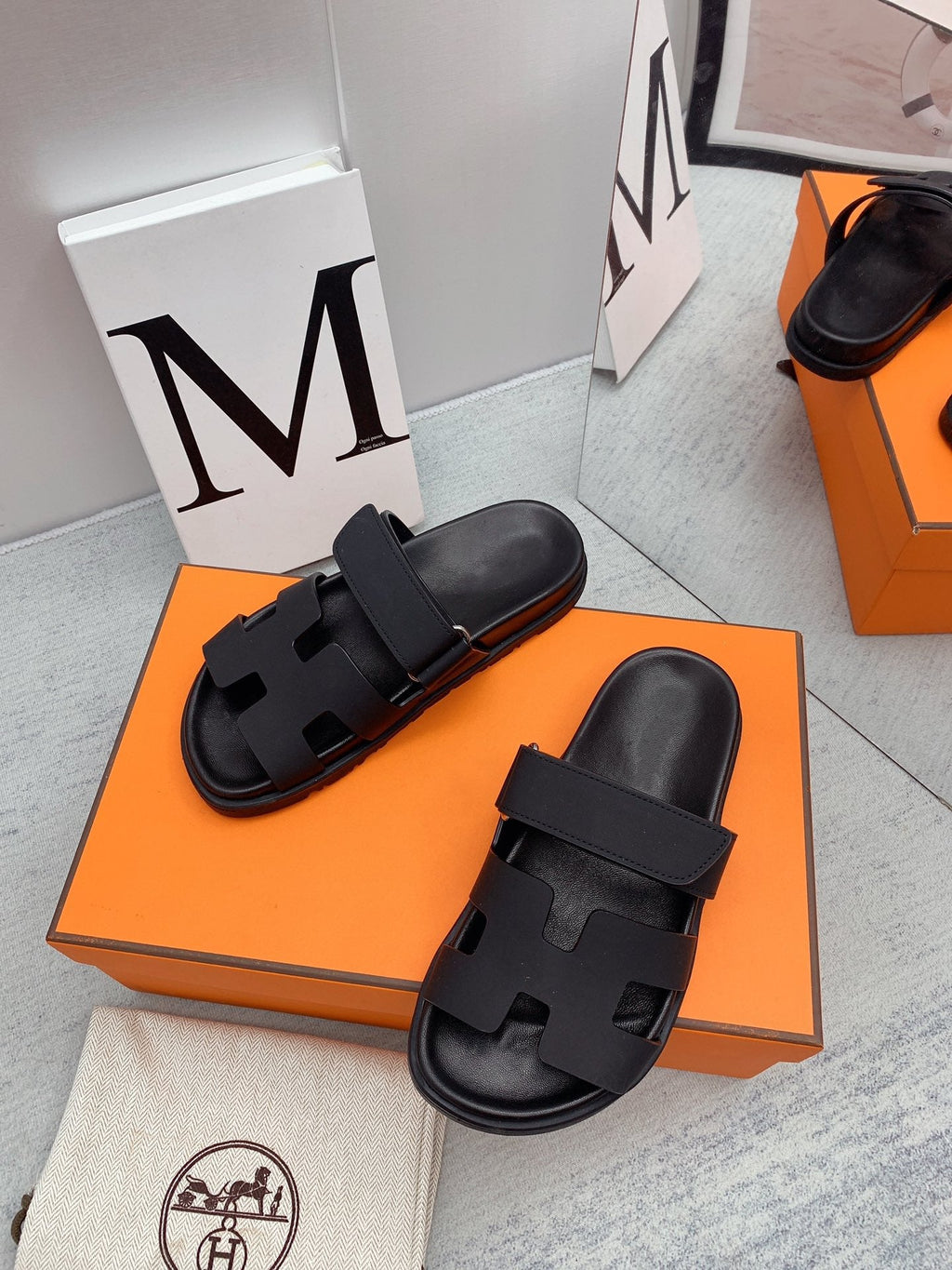 HERMES Chypre Sandal Black