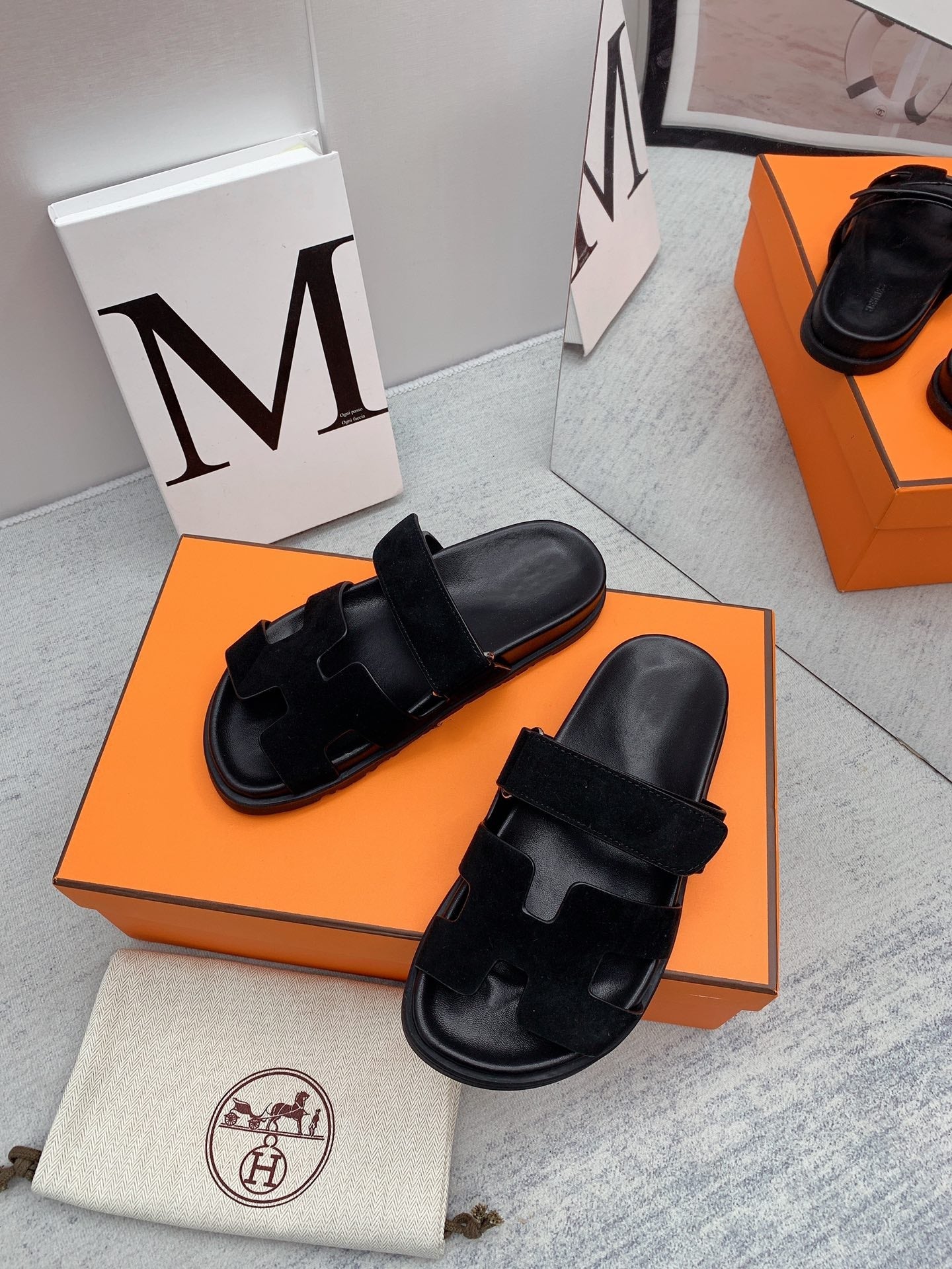 HERMES Chypre Sandal Black velvet lining