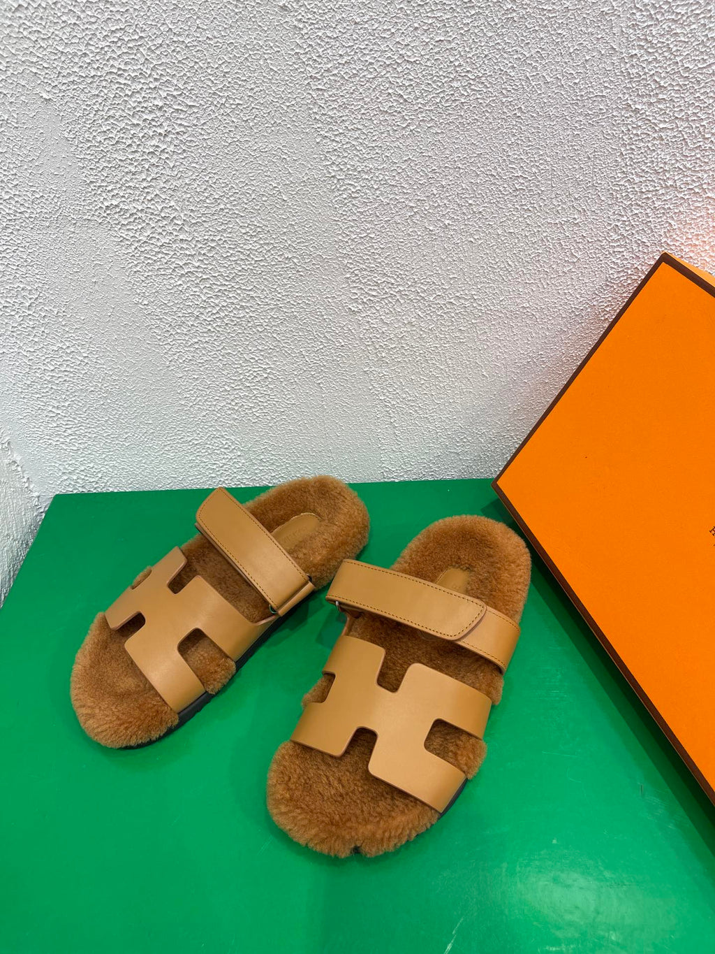 HERMES Chypre Sandal Gold shearling insole Gold goatskin lining