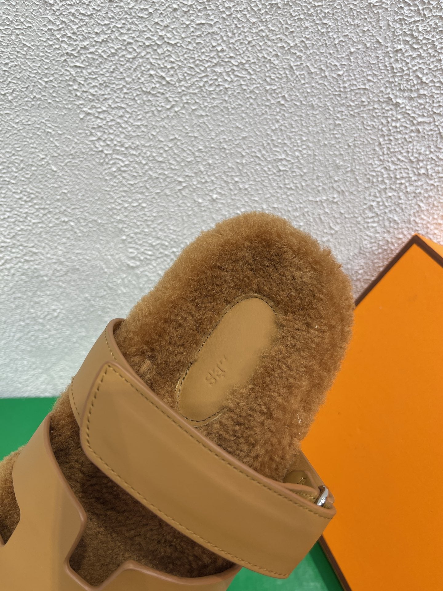 HERMES Chypre Sandal Gold shearling insole Gold goatskin lining