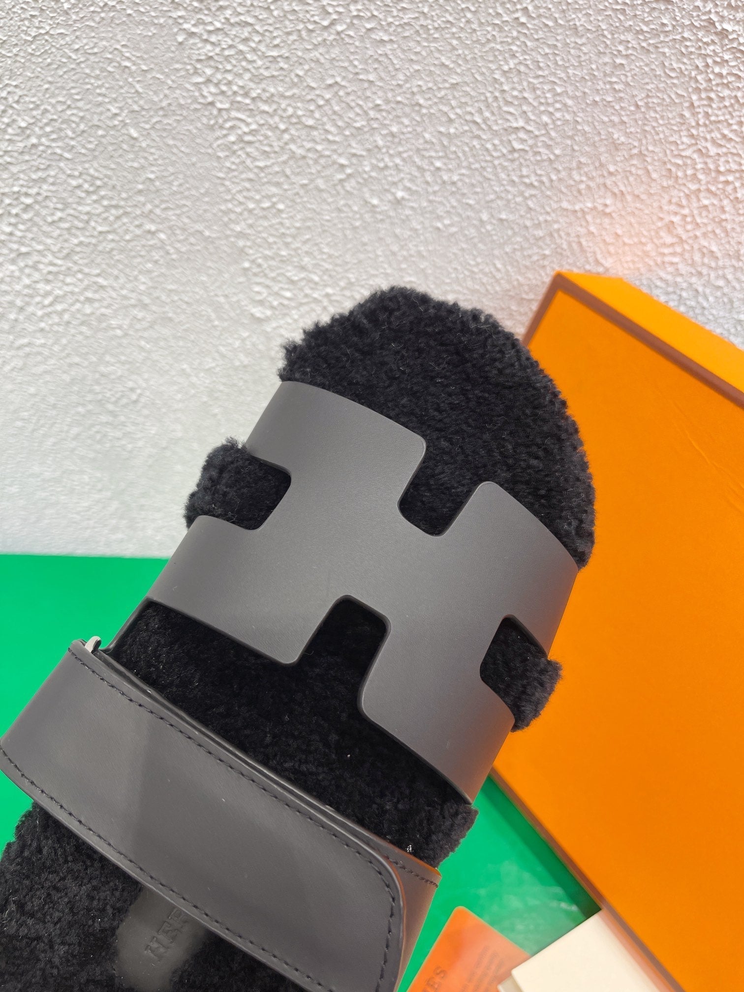 HERMES Chypre Sandal Black shearling insole Black goatskin lining