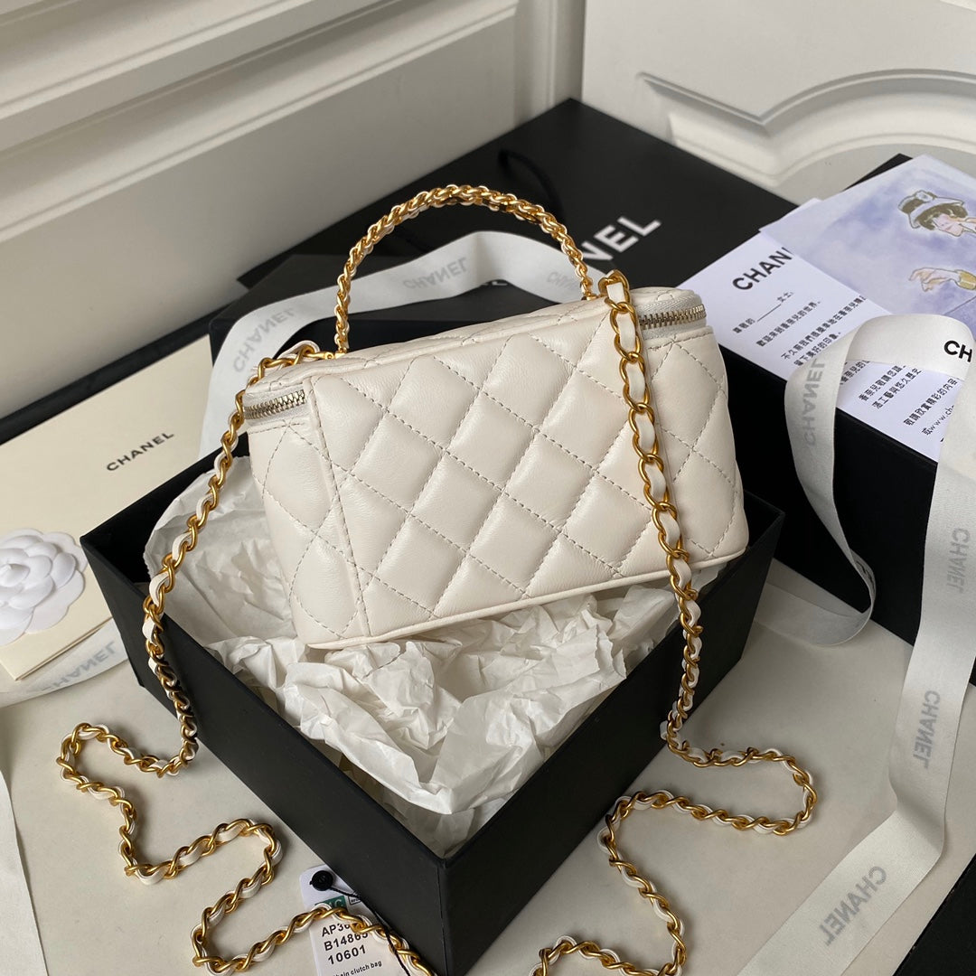 CHANEL Vanity Case 17cm White Lambskin Gold hardware