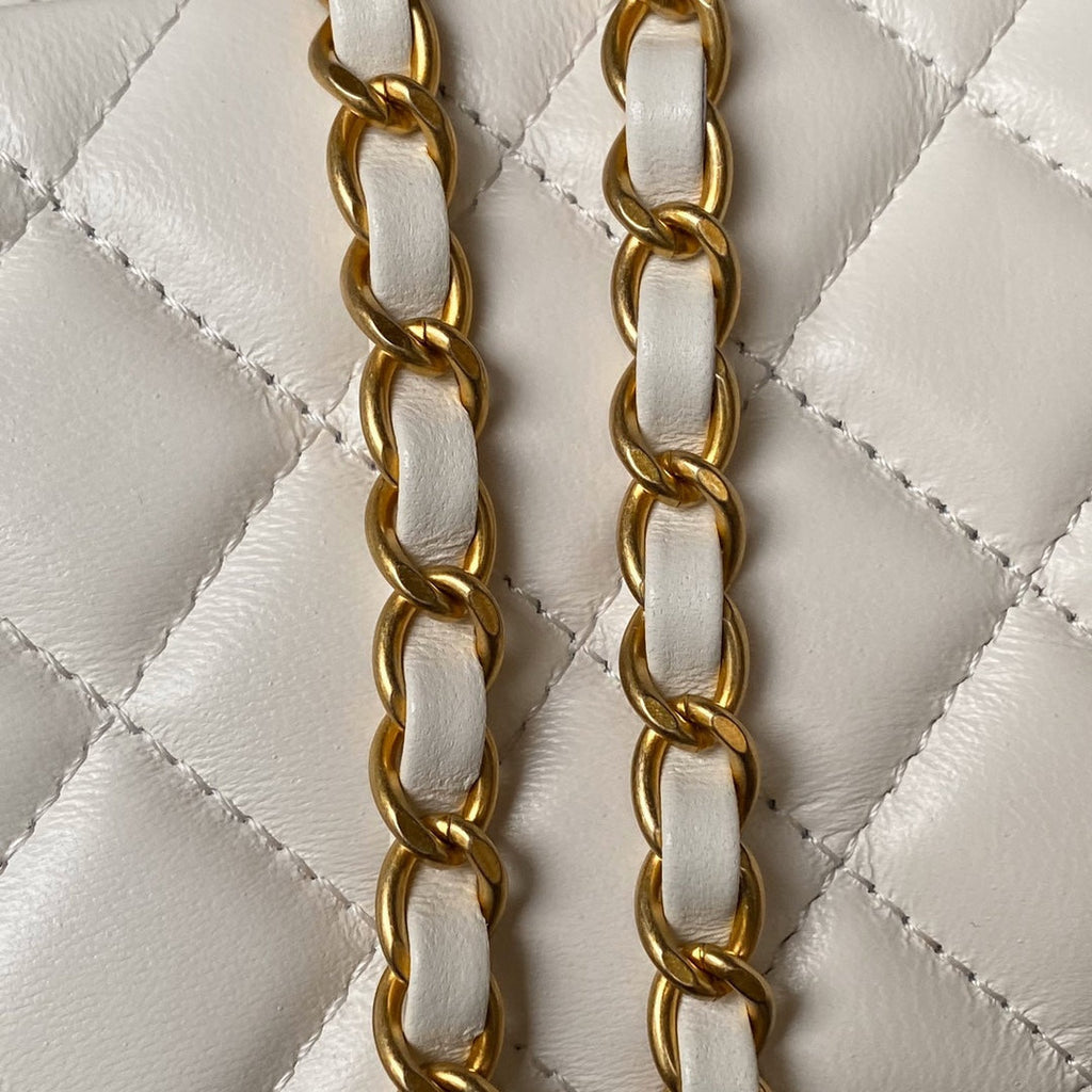 CHANEL Vanity Case 17cm White Lambskin Gold hardware
