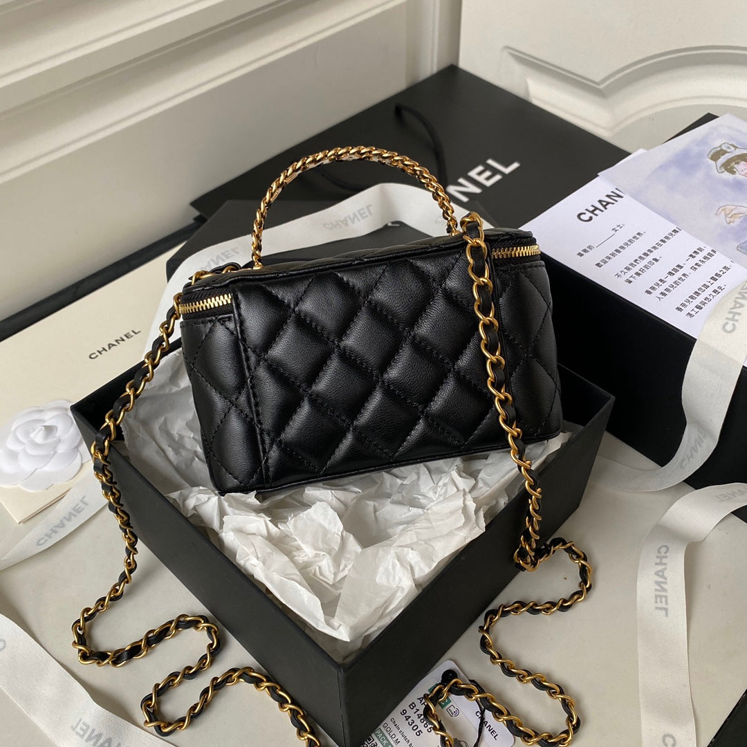 CHANEL Vanity Case 17cm Black Lambskin Gold hardware