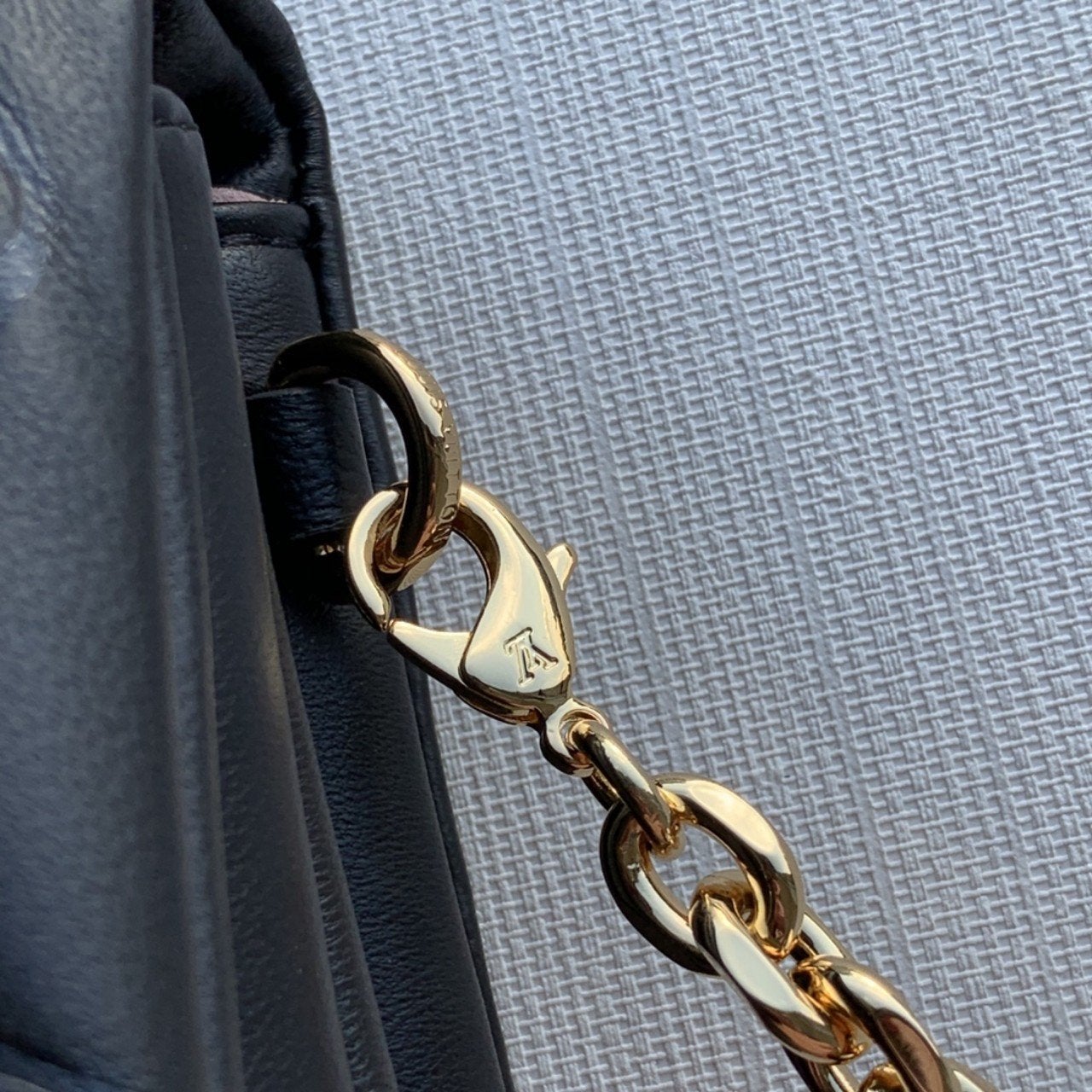 LOUIS VUITTON COUSSIN PM H27 BLACK
